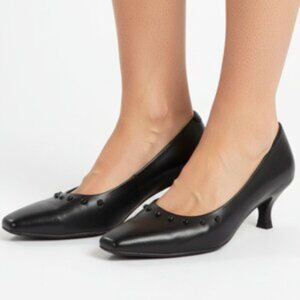 Salvatore Ferragamo Black Leather Rivet Trim Princess Heel Pump 8.5